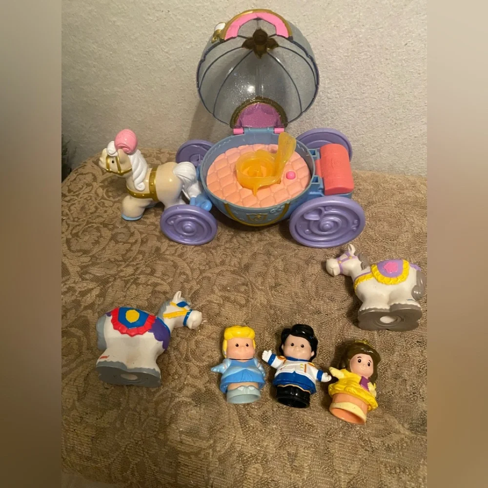 Fisher Price Little People Cinderella Coach, Dolls snd Horses - Picture 4 of 9